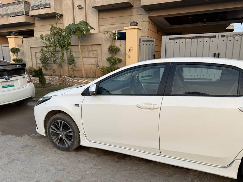 Toyota Corolla Altis Automatic 1.6 2019 4