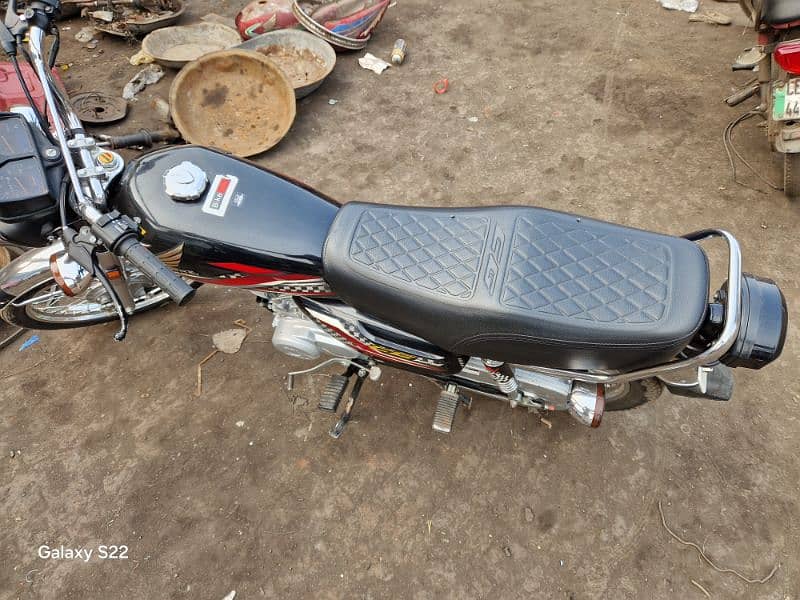 Honda 125 Black 2