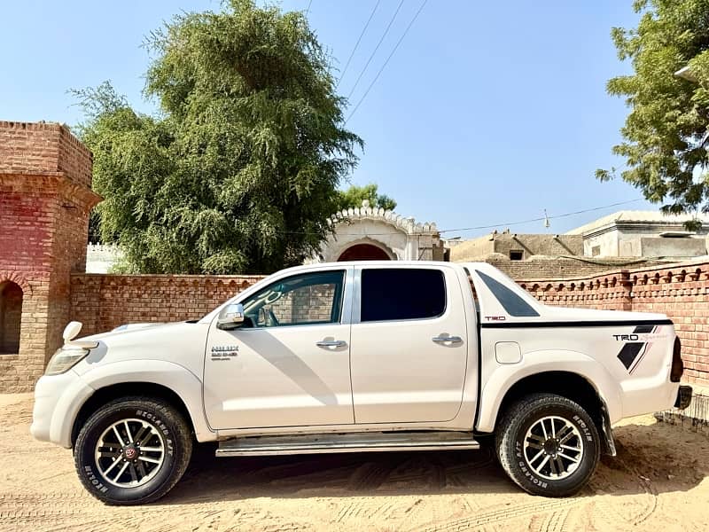 Toyota Hilux 2012 0