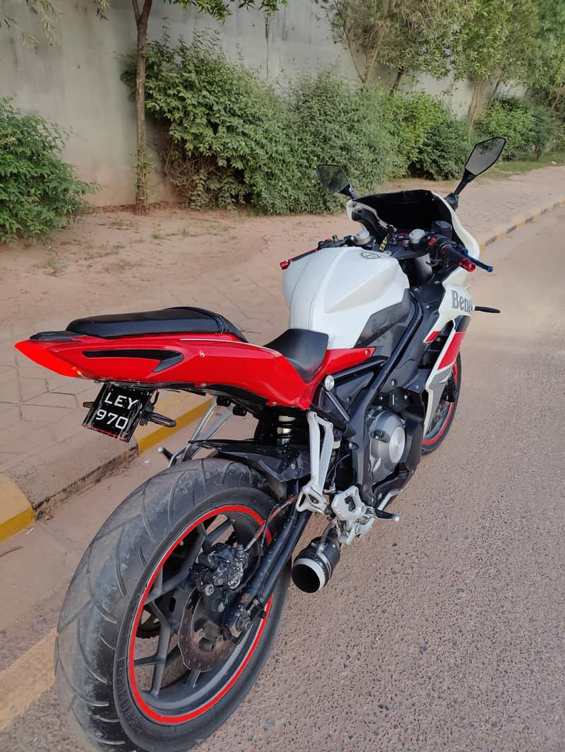 Benelli 302R (2018) MODEL | Benelli In Bikes | 302R 2