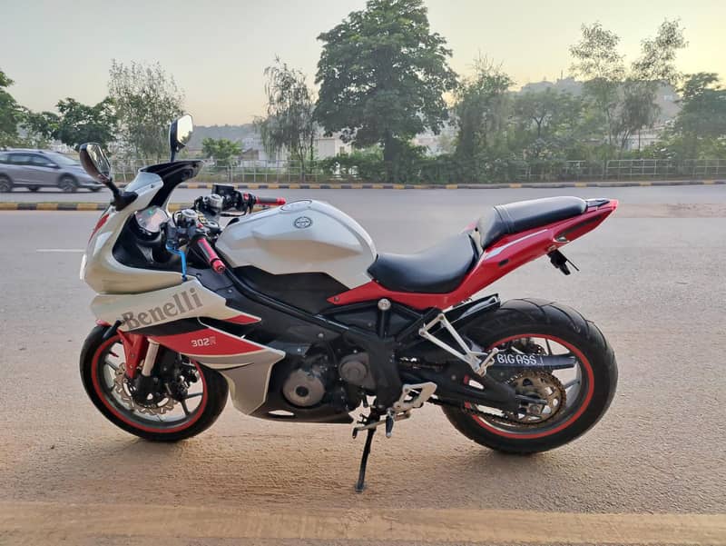 Benelli 302R (2018) MODEL | Benelli In Bikes | 302R 7