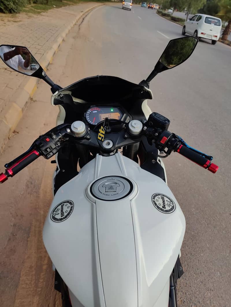 Benelli 302R (2018) MODEL | Benelli In Bikes | 302R 8