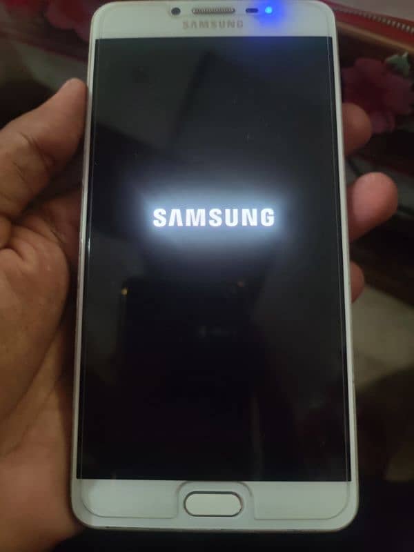 Samsung C9 Pro 1