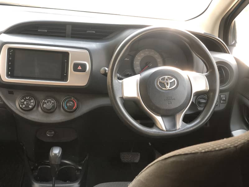 Toyota Vitz 2015 4