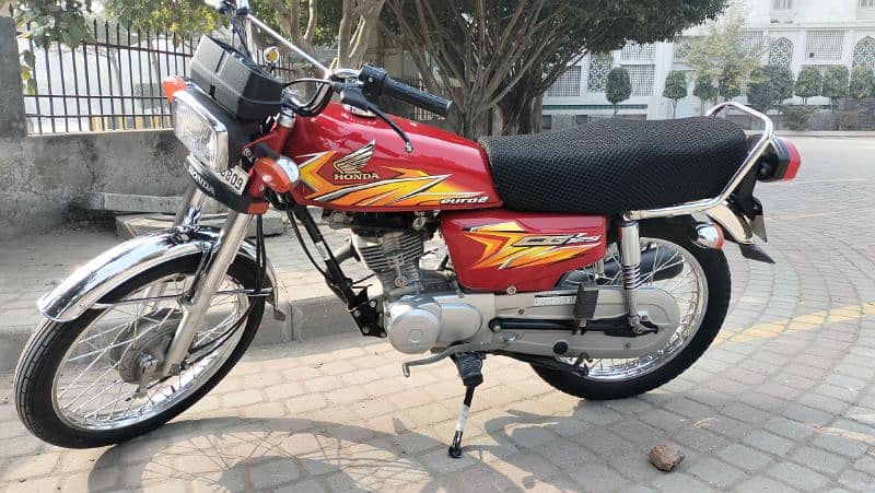 HONDA CG125 NEW CONDITION 11000KM USE 3