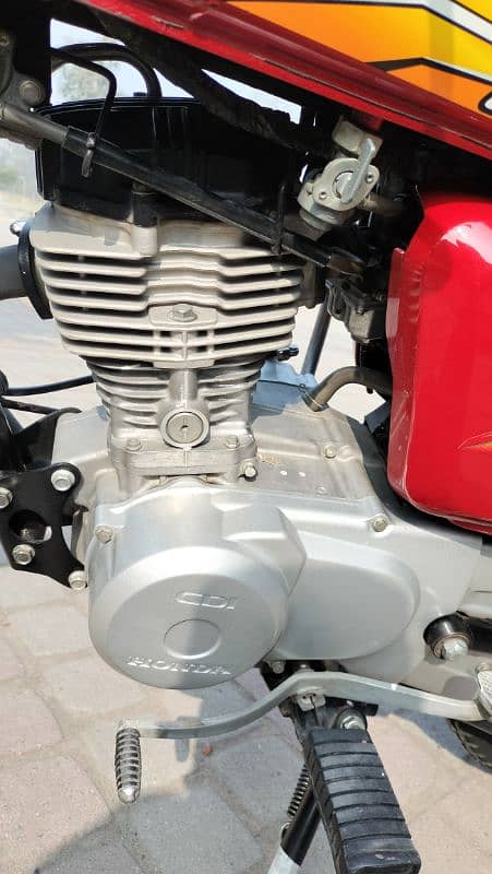 HONDA CG125 NEW CONDITION 11000KM USE 7