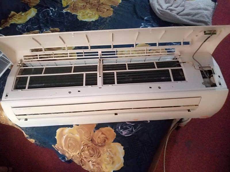 1.5 Ton used AC for sale 1