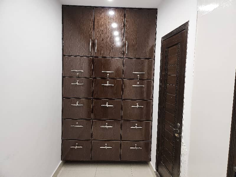 8 MARLA FULLY FURNISHED OFFICE FOR RENT 16