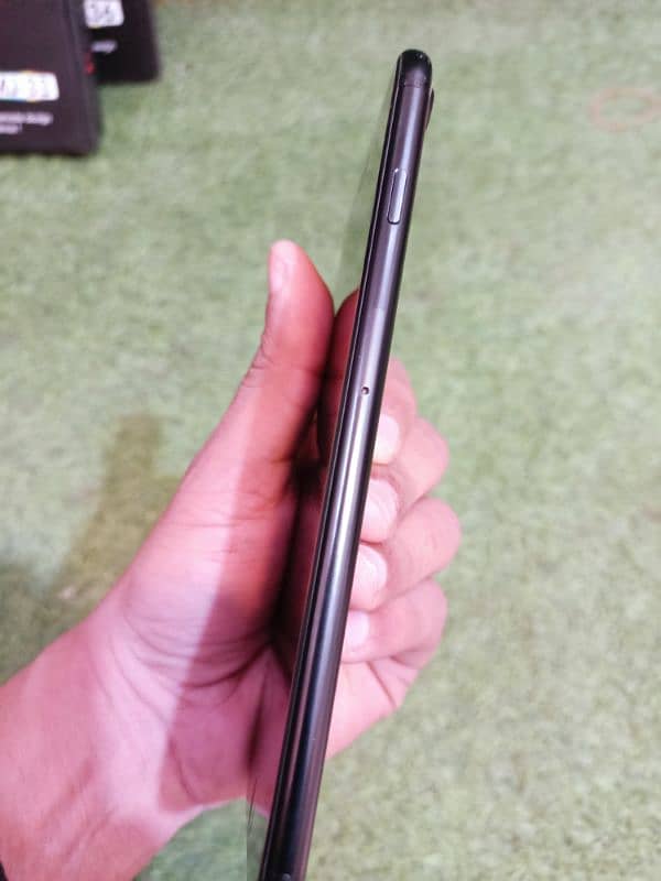 I phone 7 plus 128 GB PTA approved 6