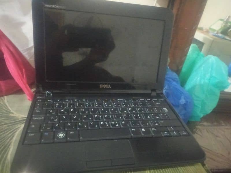 Dell laptop mini 2 GB ram or harddisk 200gb 1