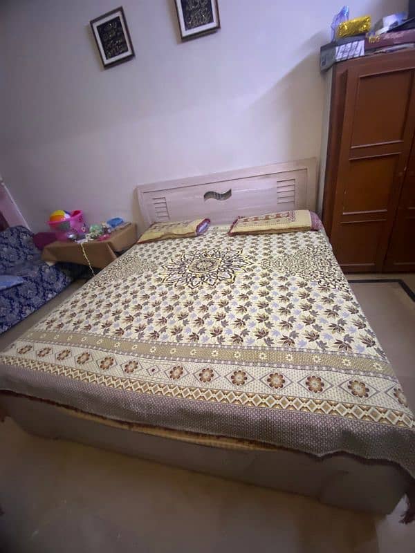 Double bed without mattress & dressing 3