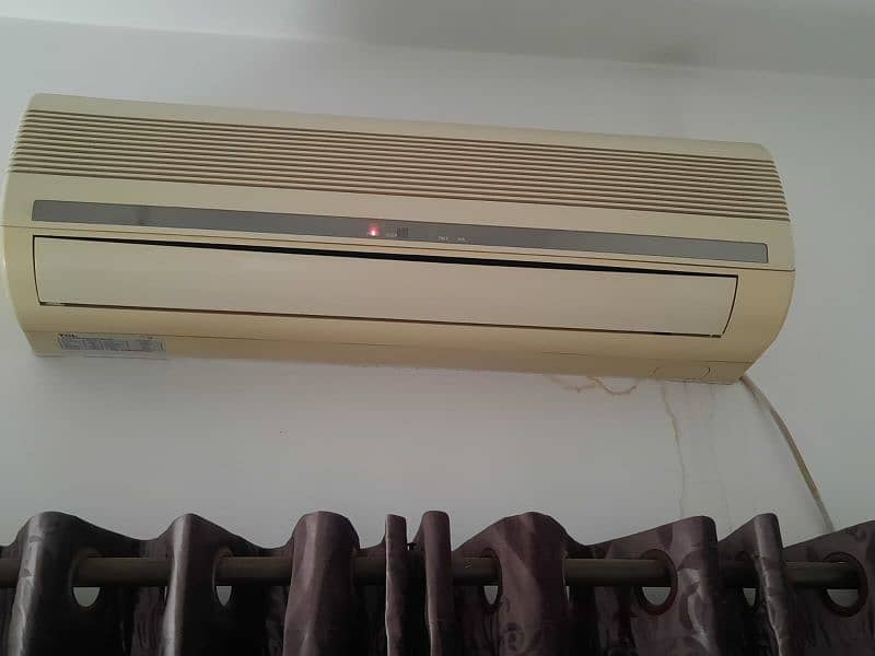 TCL AC for sale 1 ton Non inverter good Condition 0