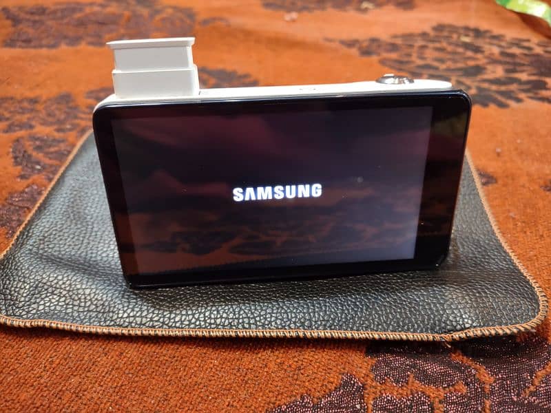 SAMSUNG GALAXY  EK- GC 100 6