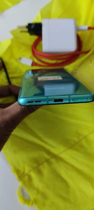 one plus 8t 12gb 256gb condition10.9. 5 3