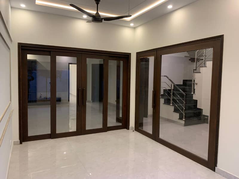 10 Marla House For Rent Lower Portion In Judicial Colony Phase 3 Lhr. 6