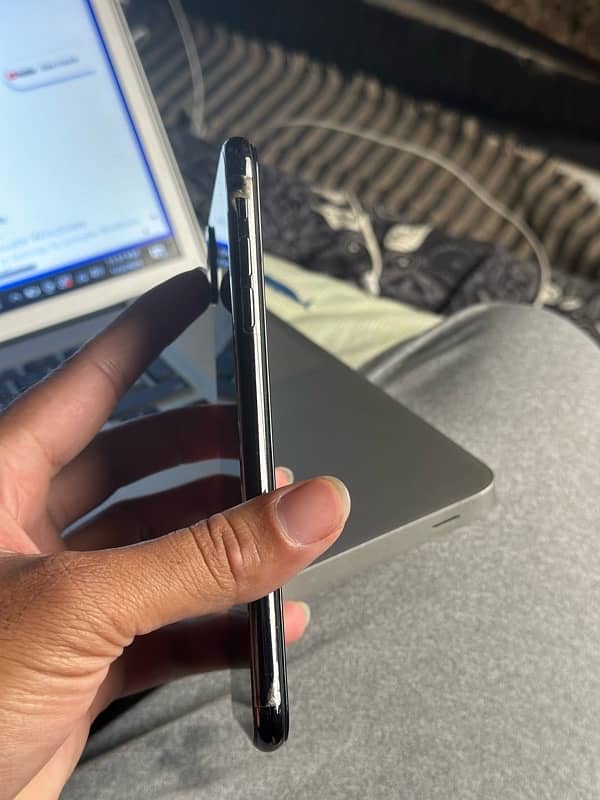 iPhone XS Max 3