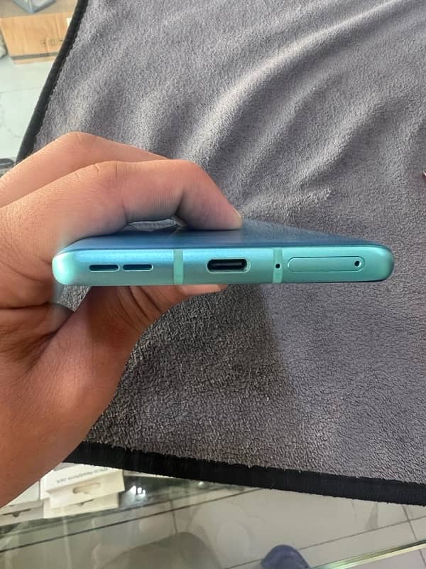 ONEPLUS 8 GLOBAL DUAL SIM 8/128 10/10 CONDITION ONLY PHONE 2