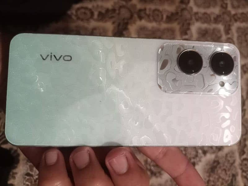 Vivo y18 . lush condition. 4+4/128. urgent sale 3