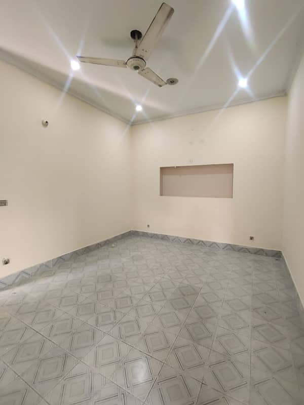 10 Marla house for rent in Khayaban e Amin Society Lhr 6