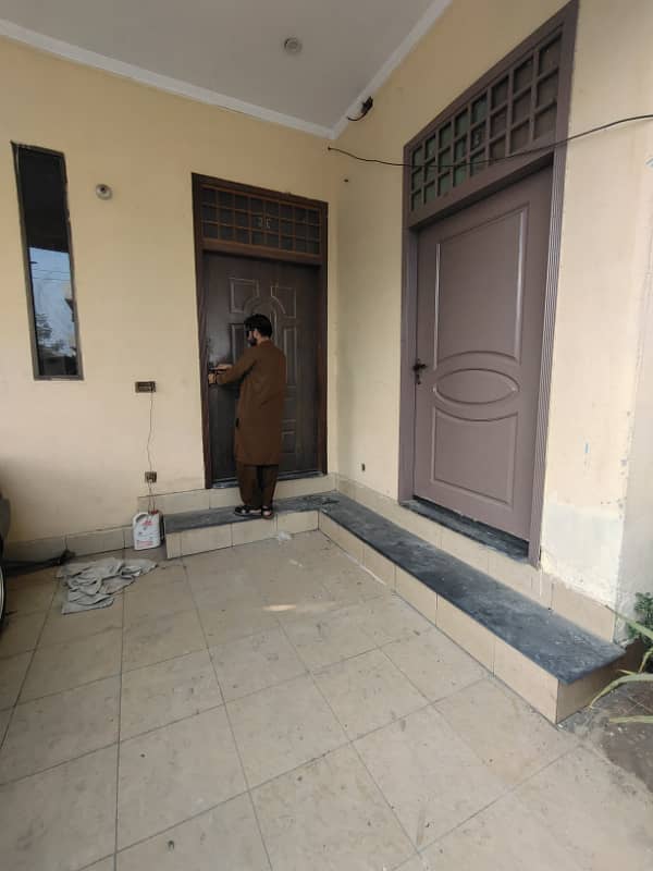 10 Marla house for rent in Khayaban e Amin Society Lhr 8