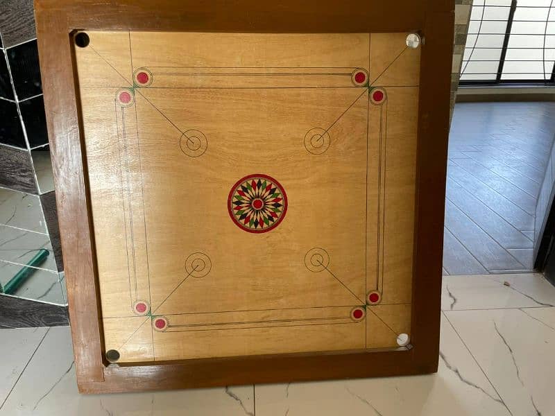 Carrom Board , almost new, slightly used 0