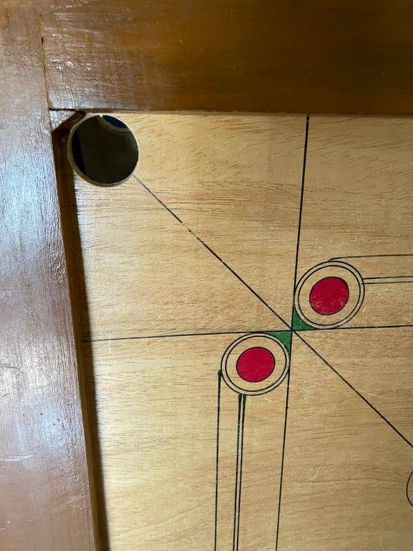 Carrom Board , almost new, slightly used 1