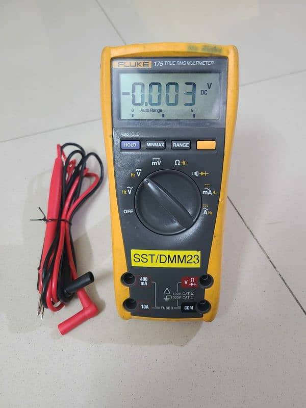 Fluke 175 True-RMS Digital Multimeter 1