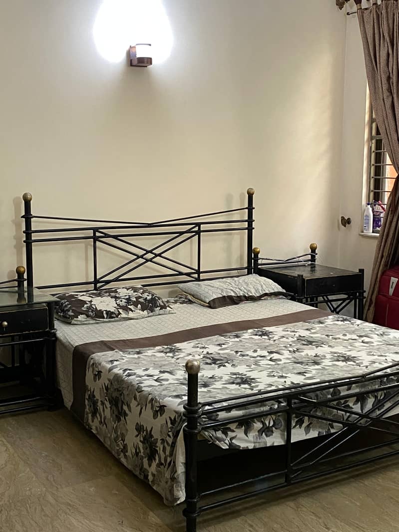 GOOD DESIGN SOLID IRON BED 2