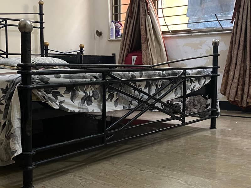 GOOD DESIGN SOLID IRON BED 3