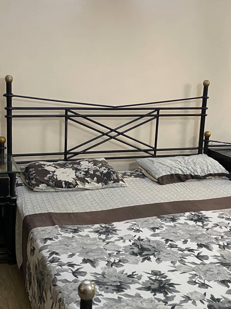 GOOD DESIGN SOLID IRON BED 4