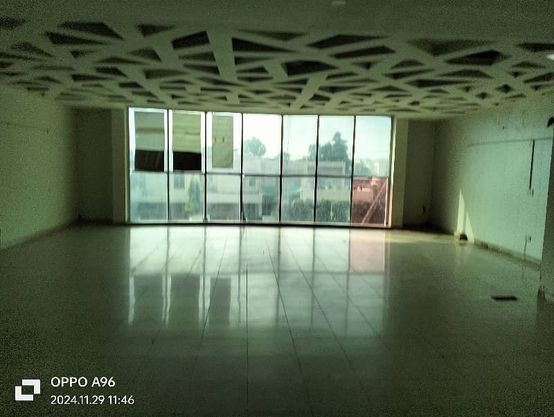 06 MARLA OFFICE 2ND FLOOR EXCELLENT LOCATION 36