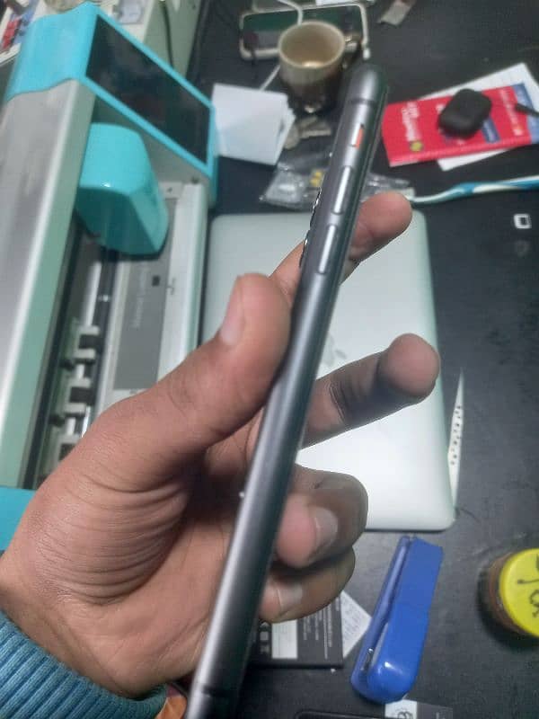 iPhone 11 condition 10/10 2