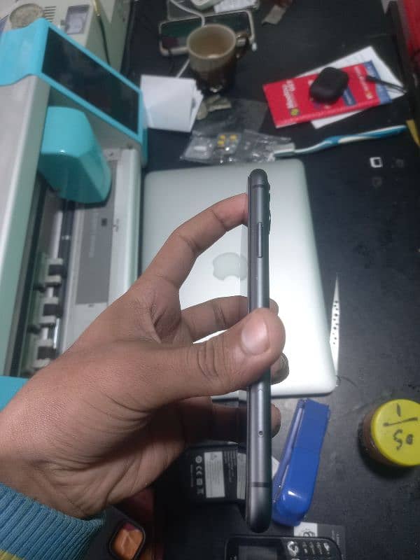 iPhone 11 condition 10/10 3