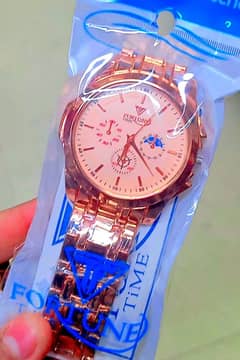 watch good quality colour (Golden) new condition