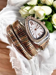 Luxurious Bulgari Serpenti-Inspired Watch - Elegant Design for Women