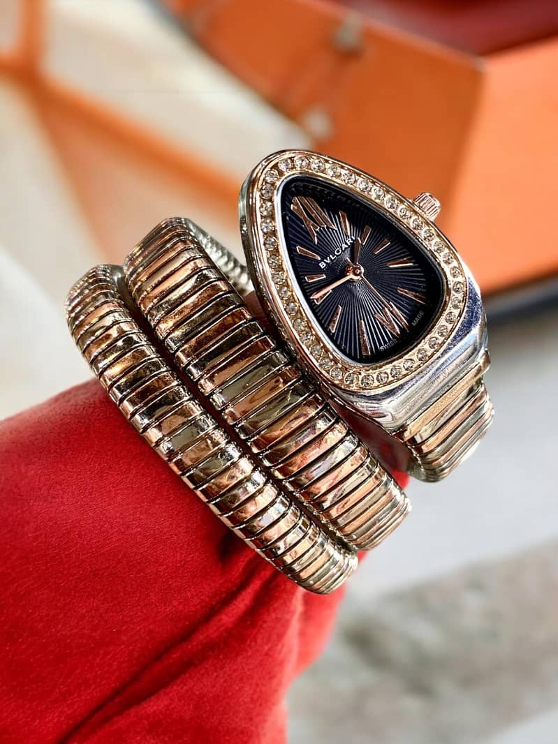 "Luxurious Bulgari Serpenti-Inspired Watch - Elegant Design for Women" 2