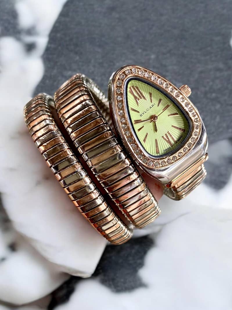 "Luxurious Bulgari Serpenti-Inspired Watch - Elegant Design for Women" 3