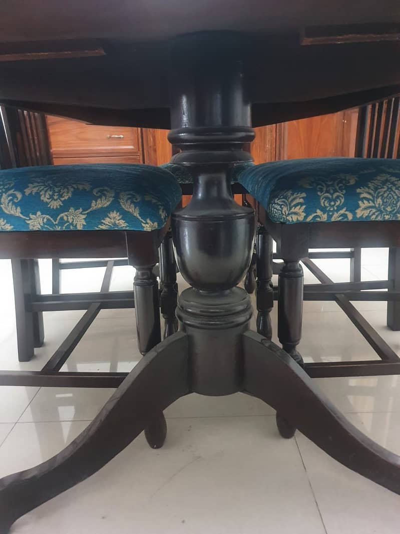 Dining table with 6 chairs 3