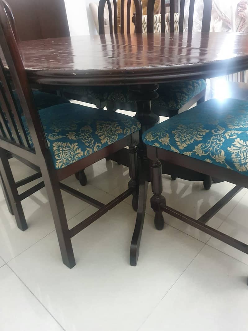 Dining table with 6 chairs 4