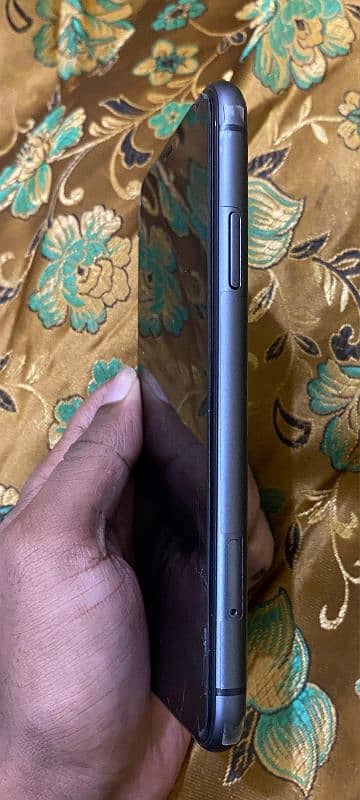 iphone 11 black colour 64 gb non pta 8