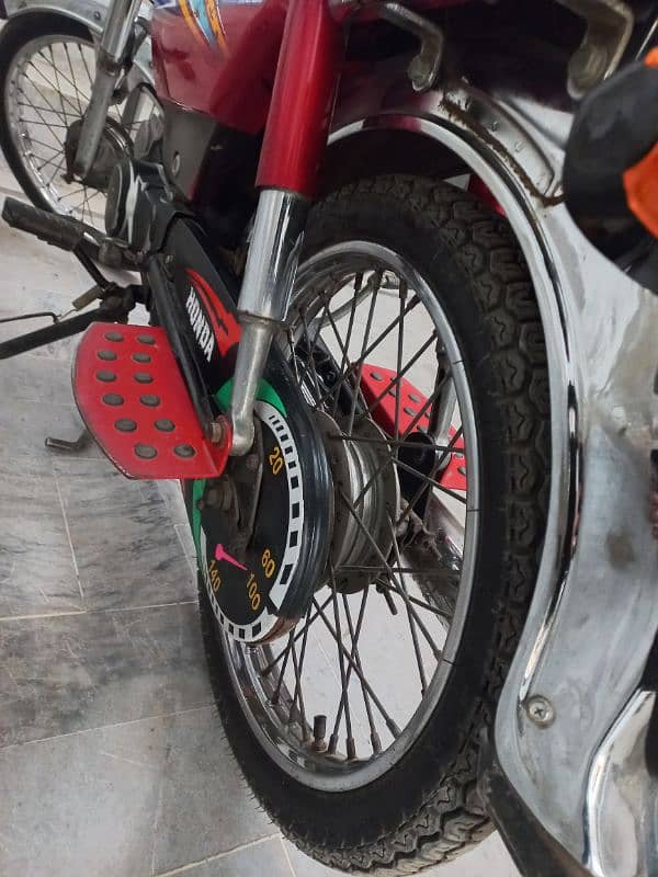 For Sale engine hundreds tyre tube new bike bilkol fit hai 03036319340 2