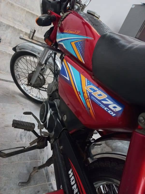 For Sale engine hundreds tyre tube new bike bilkol fit hai 03036319340 9