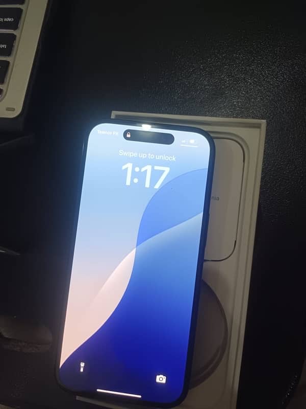 iPhone 15 128GB 0