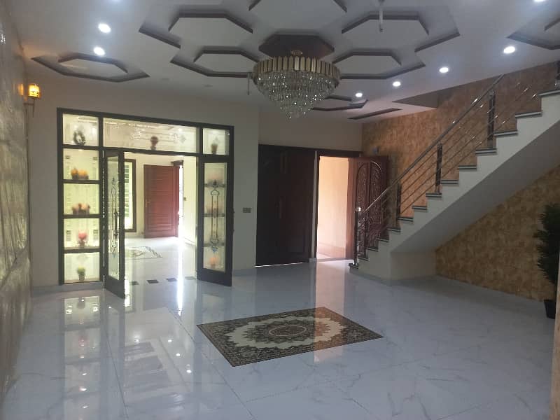 10 Marla Luxury House For Sale 5