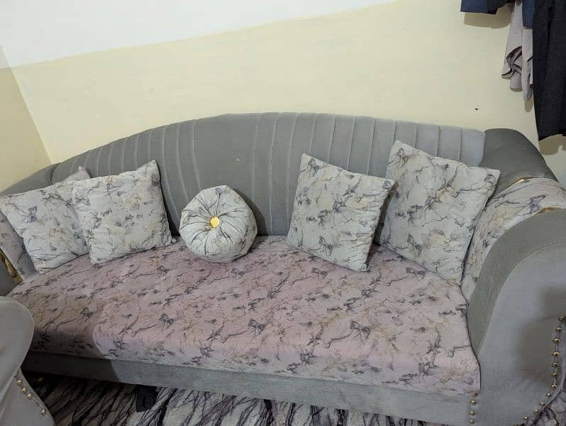 Five Seater comfortable almost new Sofa 0