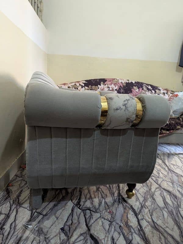 Five Seater comfortable almost new Sofa 4