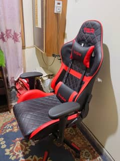 Gaming Chair with FootRest