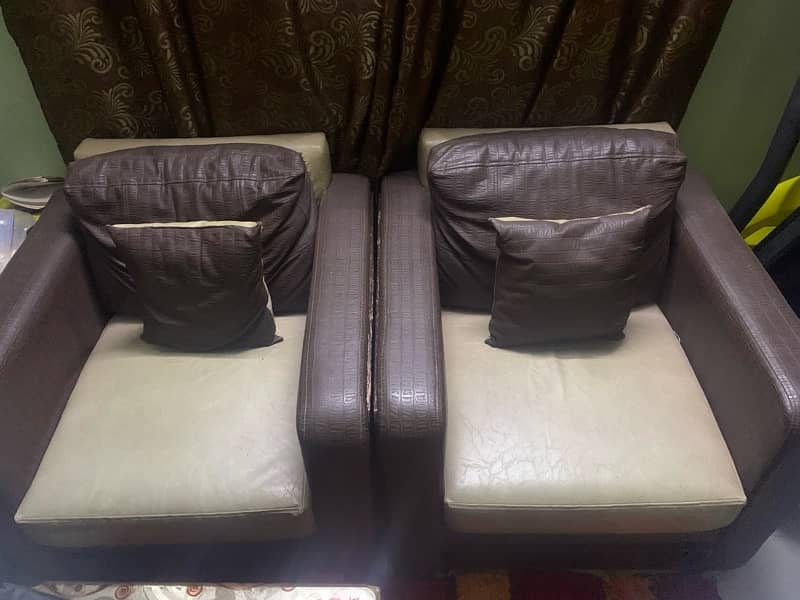 urgent sale 5 seater sofa in very good condition 0