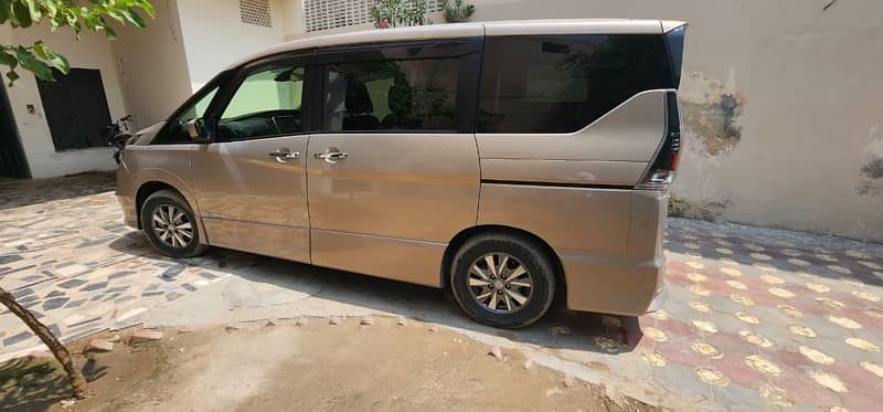 Nissan Serena 2