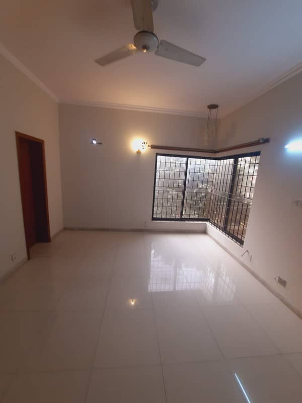 1 Kanal Full House Is Available For Rent In Dha Phase 3 Near McDonalds Y Block 10